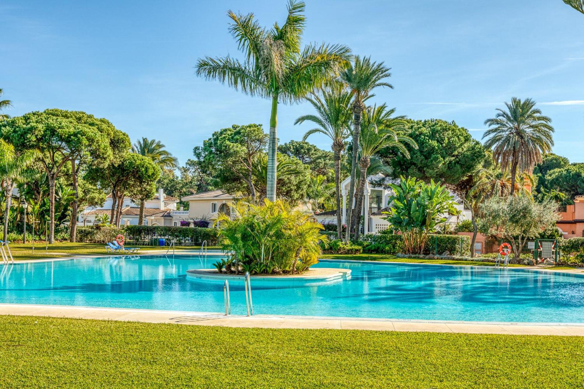 Ferienwohnung Life El Presidente Penthouse Pool View Estepona Exterior foto